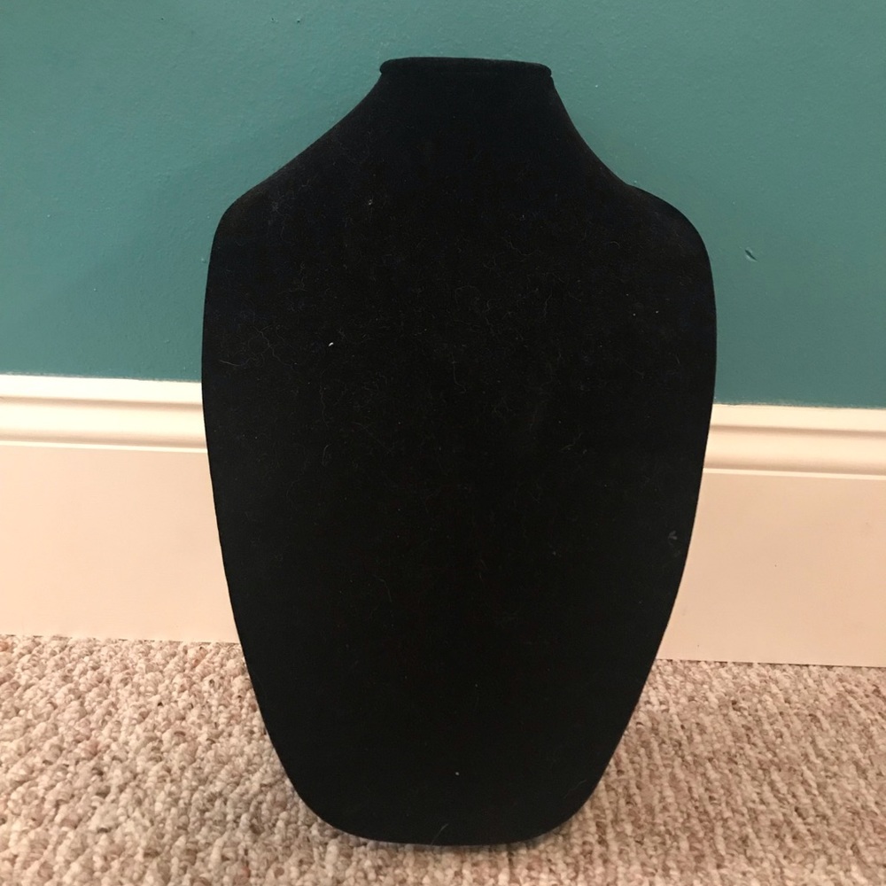 Necklace display